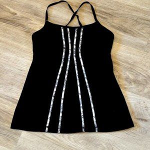 LULULEMON tank top Built in bra Adjustable criss cross straps EEUC Black